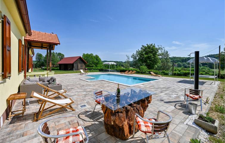 Encantador apartamento con terraza y piscina, a 2 km del río Krapina in Condado de Krapina-Zagorje