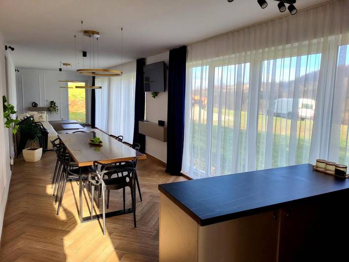 Kemping dla 12 osób, z jacuzzi i taras oraz ogród w Rumunia