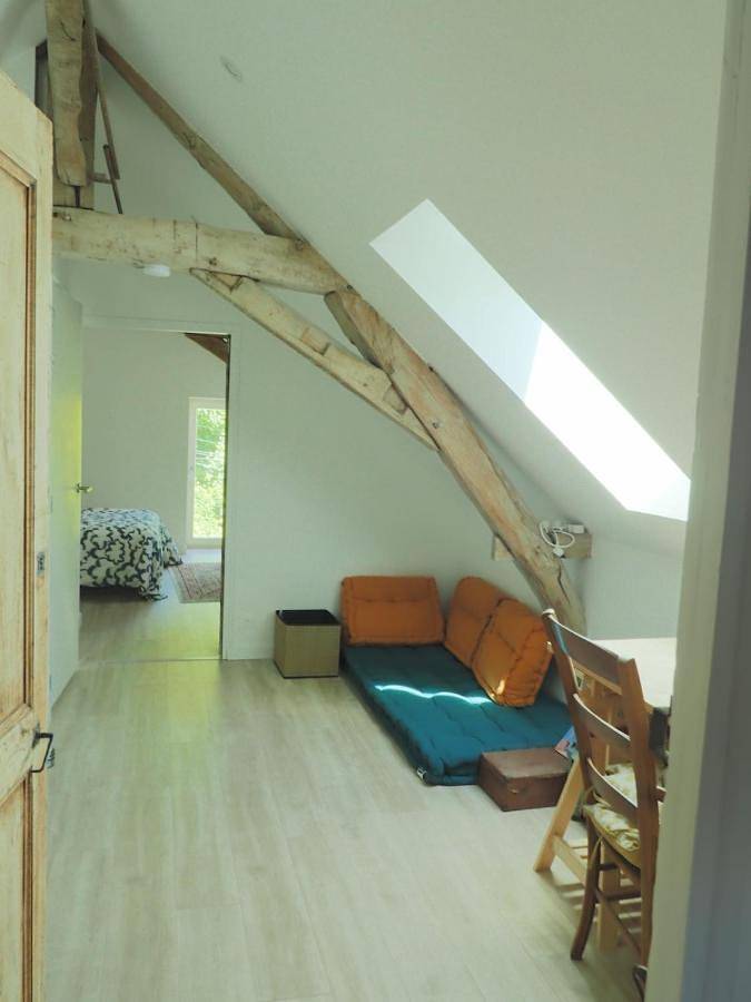 Location de vacances pour 4 personnes, avec jardin et vue à Saint-Rémy-la-Varenne - 4