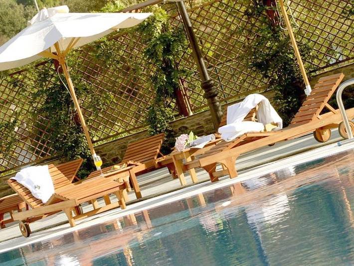 Apartamento para 10 personas, con Jacuzzi y Terraza además de Jardín y Piscina en Oleiros (Espanha)
