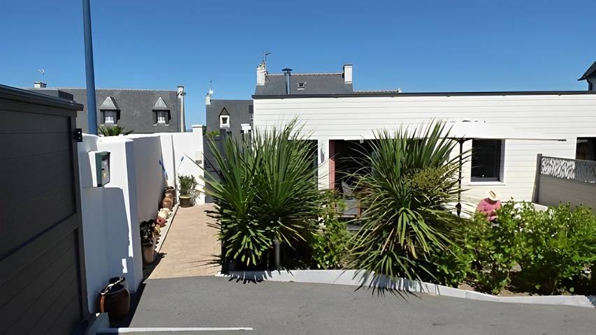 Gîte pour 5 personnes, avec terrasse et piscine à Sibiril - 4