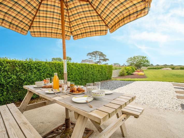 Location de vacances pour 6 personnes, avec jardin et terrasse à Plounéour-Trez - 2