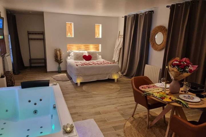 Location de vacances pour 2 personnes, avec jardin et jacuzzi, animaux acceptés à Saint-Prix (Val-d'Oise) - 2
