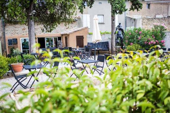 Double Room with Private Bathroom in Fabrezan, Région de Narbonne