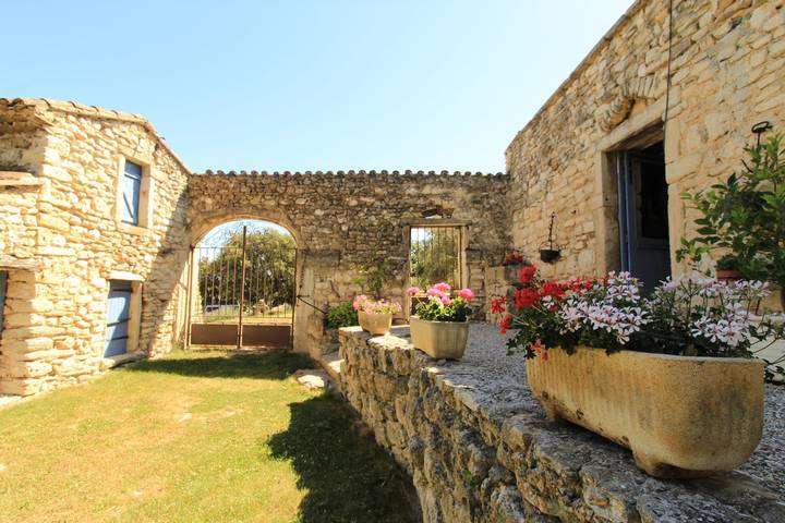 Gîte pour 6 personnes, avec jardin et jacuzzi ainsi que piscine et terrasse, animaux acceptés dans Parc naturel régional des Baronnies provençales - 2
