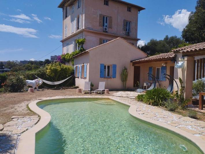 Maison d’hôte pour 2 personnes, avec vue ainsi que jardin et piscine à Nice
