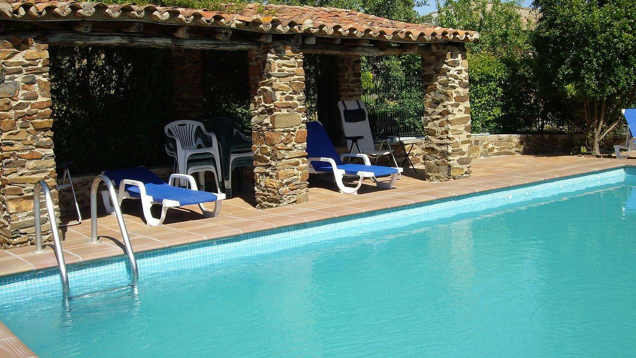Casa de vacaciones para 2 personas con piscina in Valencia de Alcántara, Provincia de Cáceres