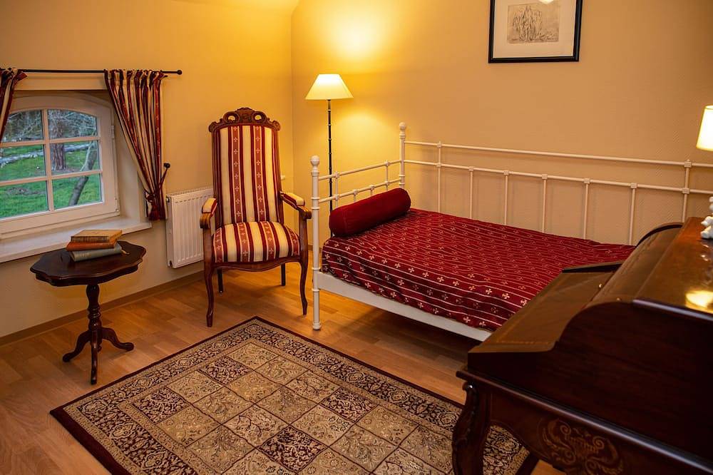 Entire apartment, Apartment Paulina, Gutshof Lobendorf in Stadt Vetschau, Vetschau