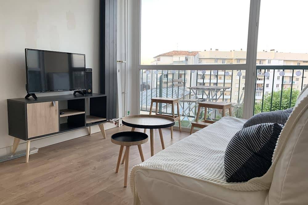 Bright downtown T2 near metro in Toulouse, Haute-Garonne