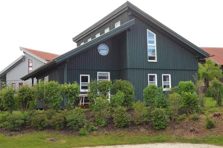 Ferienhaus für 6 Personen, mit Sauna und Pool sowie Garten, mit Haustier in Waldmünchen