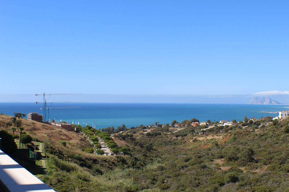 Apartamento entero, Rock Bay 1 view of Gibraltar in Manilva, Costa del Sol