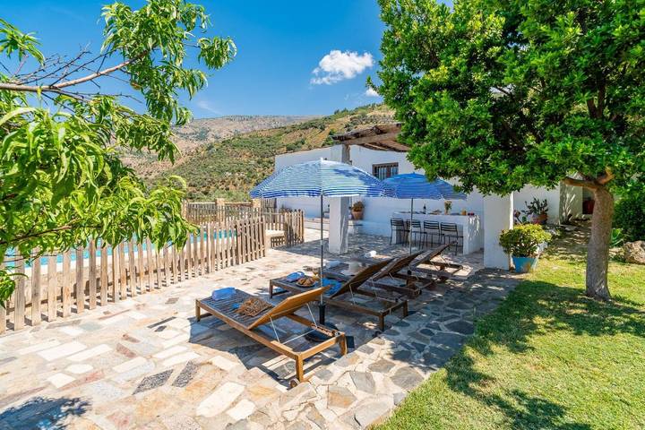 Gîte pour 8 personnes, avec Terrasse et Jardin ainsi que Piscine et Vue à Lanjarón - 3