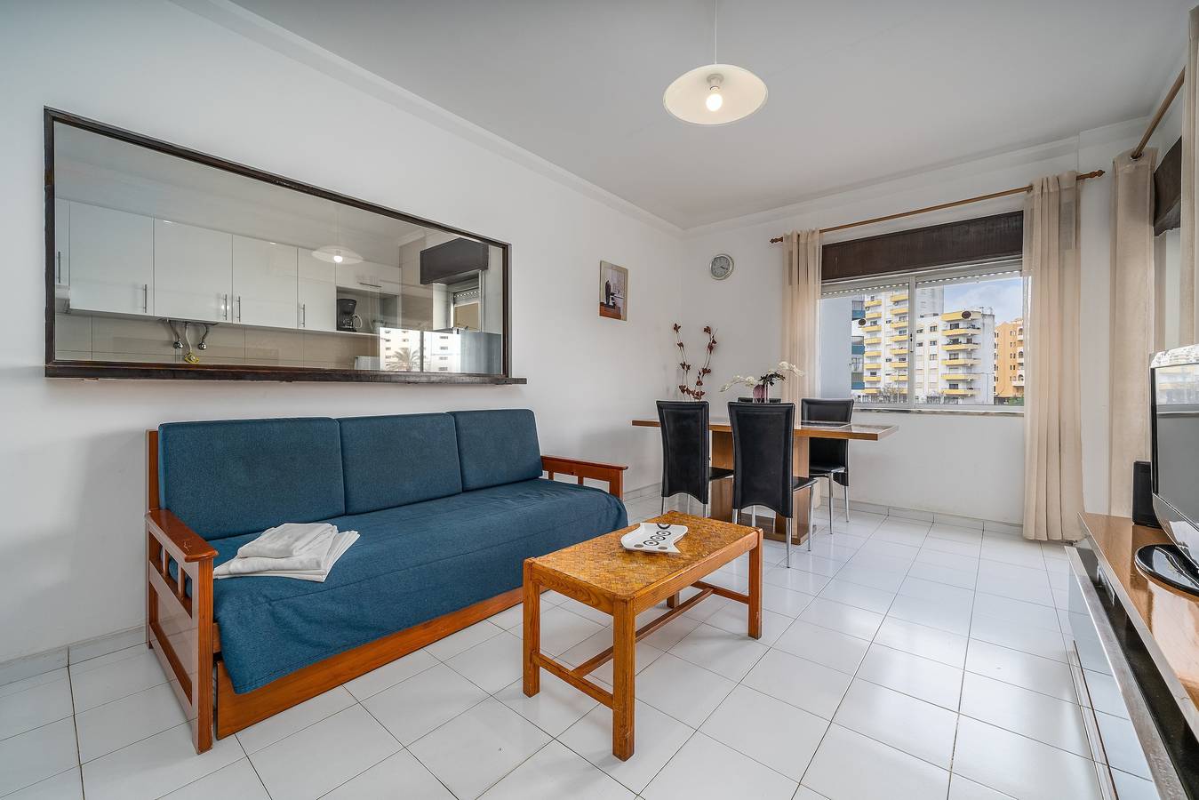 Ganze Wohnung, Apartment 'T2 Premium' mit Gemeinschaftspool, Wlan und Klimaanlage in Praia da Rocha, Portimão