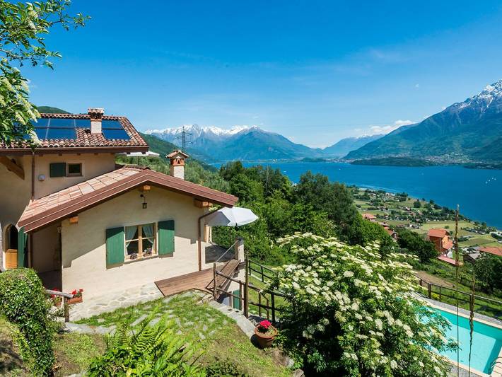 Apartamento entero, Apartamento de vacaciones para 2 personas con vistas al lago in Municipio de Stazzona, Lago de Como