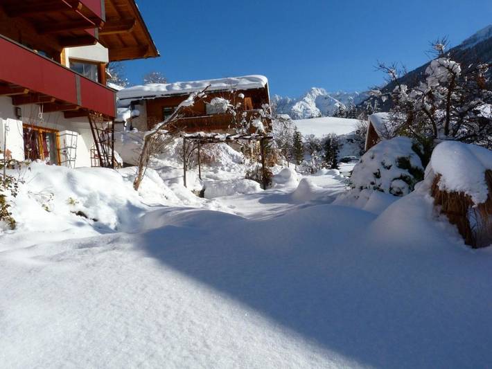 Ferienwohnung für 4 Personen, mit Terrasse und Garten sowie Ausblick in Kauns