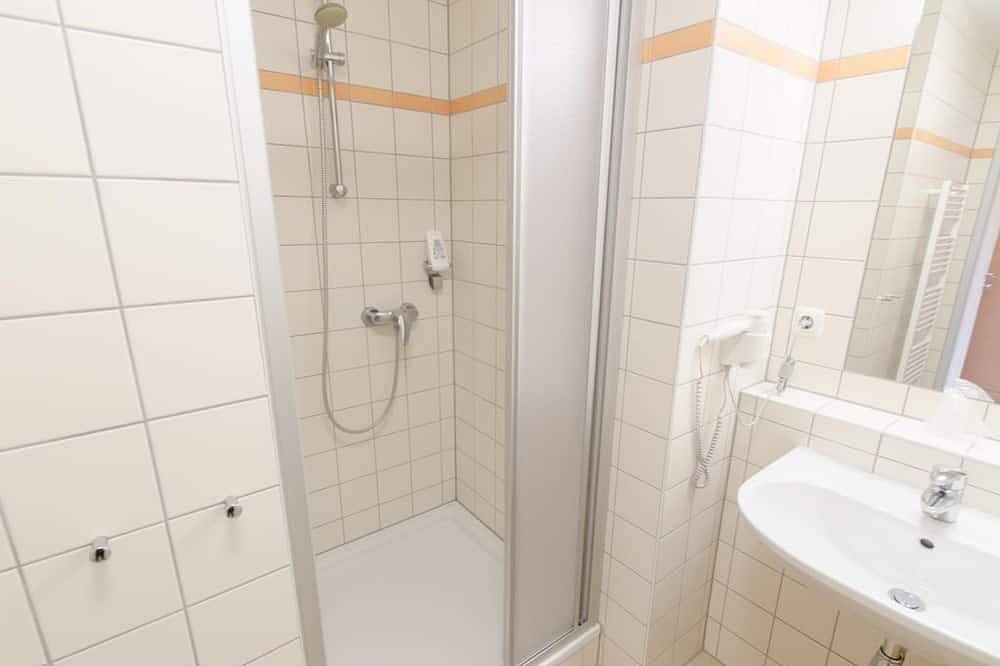 Einzelzimmer mit Dusche, Wc - Jufa Hotel Fürstenfeld ***s in Fürstenfeld, Steirerland