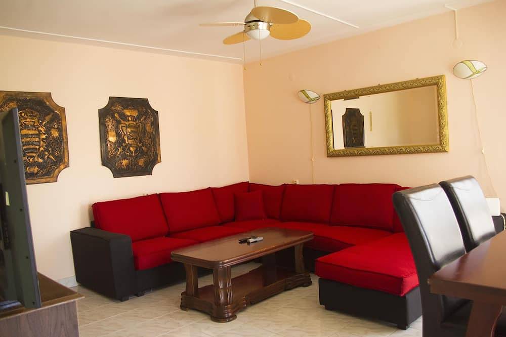 Schönes Appartement, 125 Meter vom Meer entfernt, Gemeinschafts- Pool & Jacuzzi in Banjole, Südküste Istrien