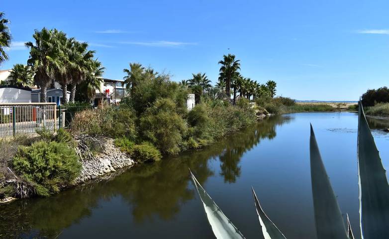 Camping für 4 Personen, mit Terrasse und Pool, mit Haustier in Sérignan - 2