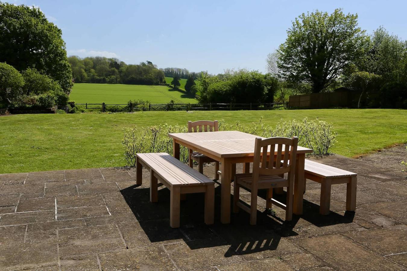 Charming Cottage for 10 in Heart of South Downs in South Downs