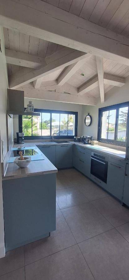 Location de vacances pour 8 personnes, avec jardin et vue dans Plage Du Gros Jonc Le Bois Plage En Re - 4