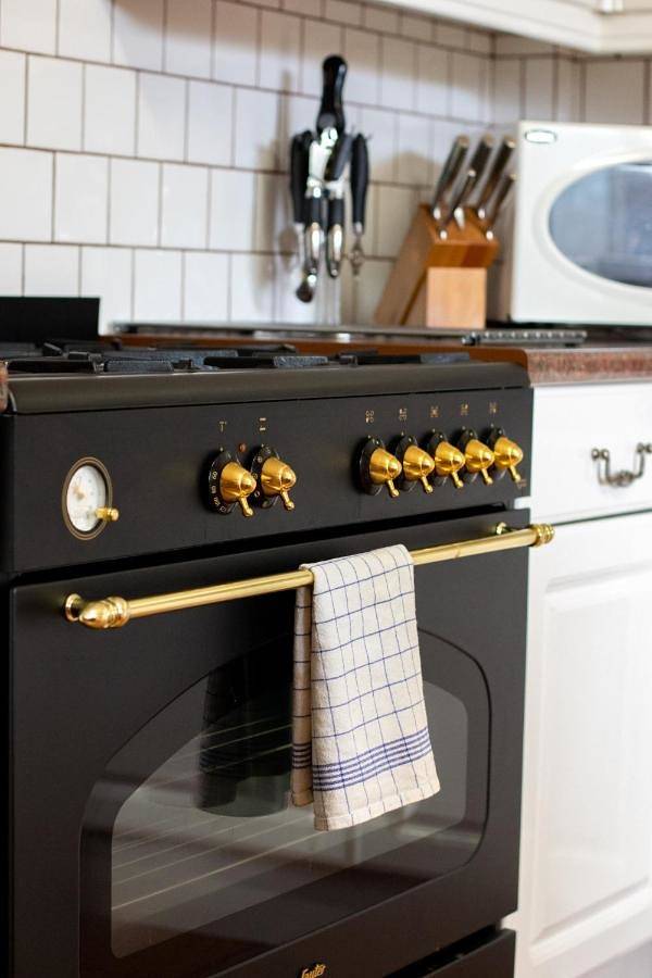 Location de vacances pour 10 personnes, avec vue ainsi que jardin et piscine à Charroux - 4