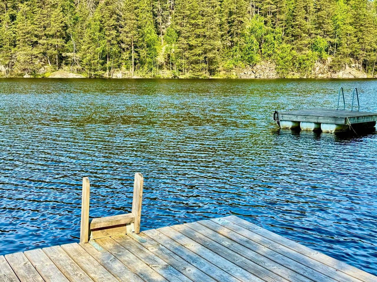 Moderne Hütte mit Sauna am See in Bjäsäter in Stjärnorp, Östergötland
