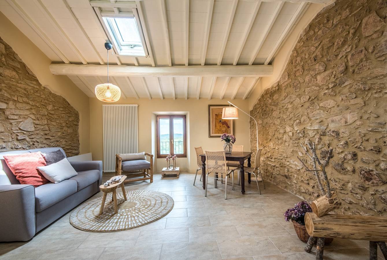 Appartamento intero, Appartamento Chic "Mandorlo en Brotes" in Toscana, piscina e jacuzzi condivisi, aria condizionata in Sovicille, Chianti