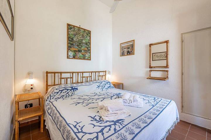 Villa pour 8 personnes, avec jardin ainsi que balcon et piscine, animaux acceptés à Villasimius - 2