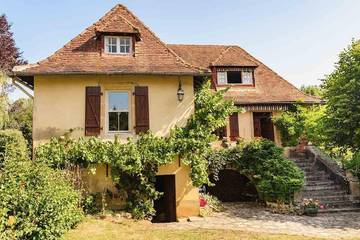 Agriturismo pour 10 personnes, avec jardin à Cazals