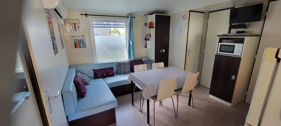 Camping pour 6 personnes, avec terrasse et jacuzzi, animaux acceptés à Parentis-en-Born - 2