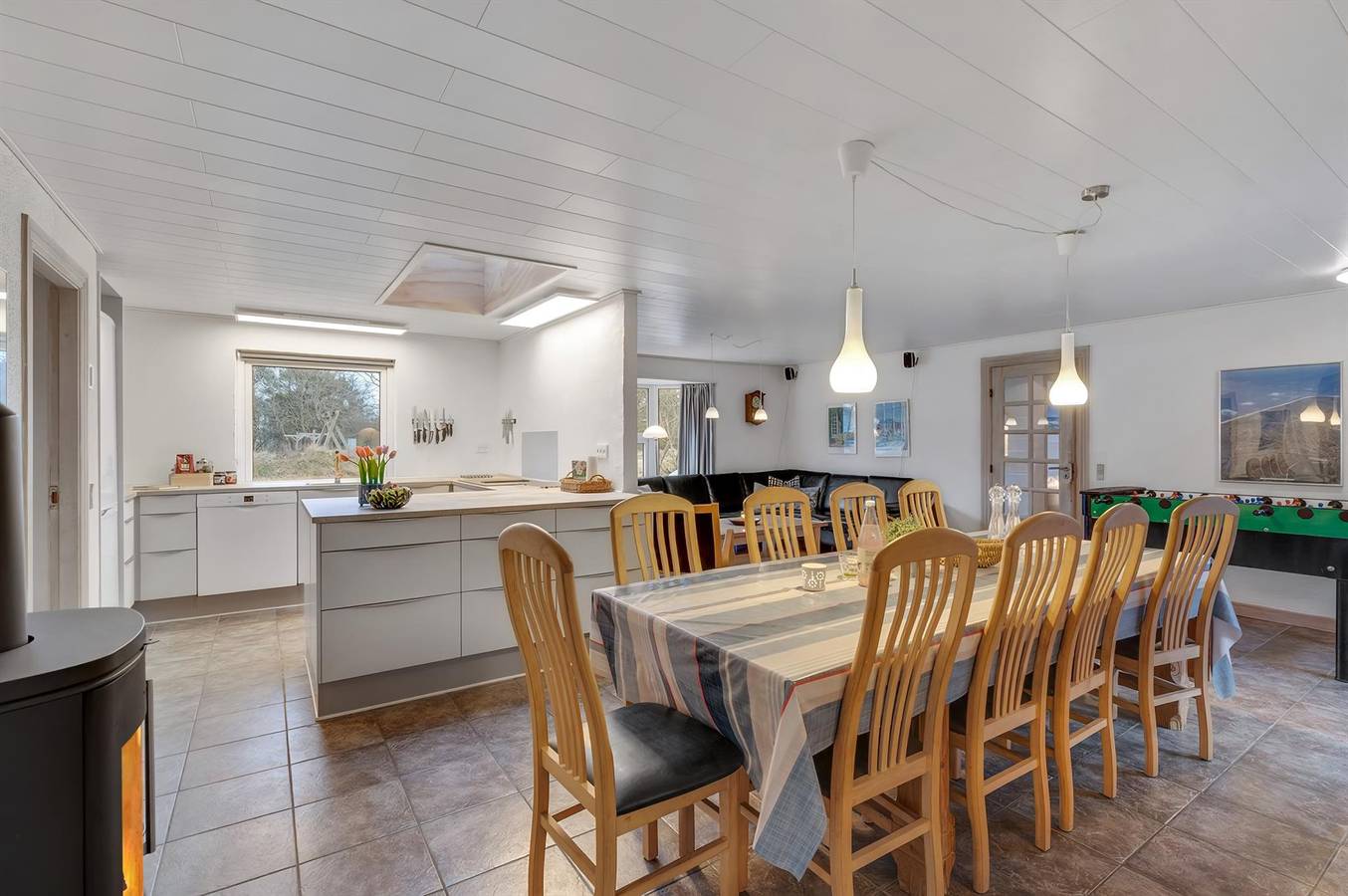 Amazing home in Blåvand w/ Wifi, 5 Bedrooms and Indoor swimming pool in Blåvand, Varde Kommune