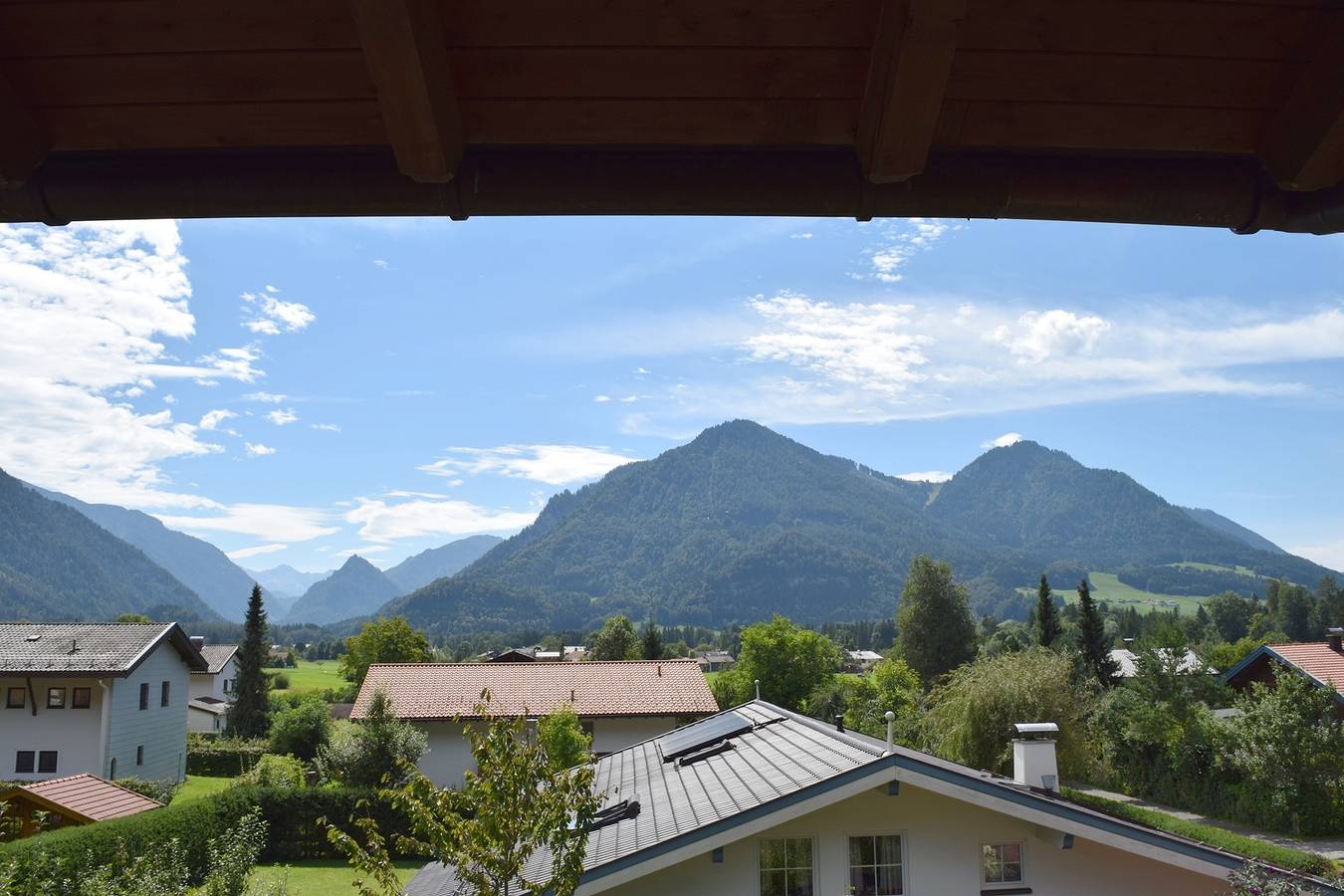 Ganze Ferienwohnung, Ferienwohnungen "Am Golfplatz" inkl. Chiemgaukarte - Appartement Almblick 38 qm, 1 Wohnschlafraum, Terrasse, Wlan, max. 3 Pers. in Ruhpolding, Bayerische Alpen