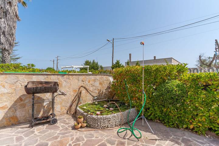 Apartamento inteiro, Apartamento de férias Amare 1 perto da praia com terraço e jardim cobertos in Torre Specchia Ruggeri, Melendugno