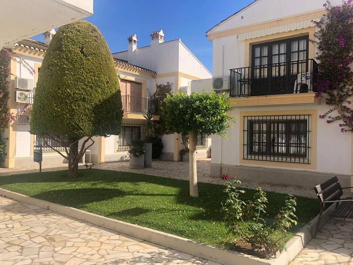 Apartamento de vacaciones para 4 personas, con balcón y piscina - 1