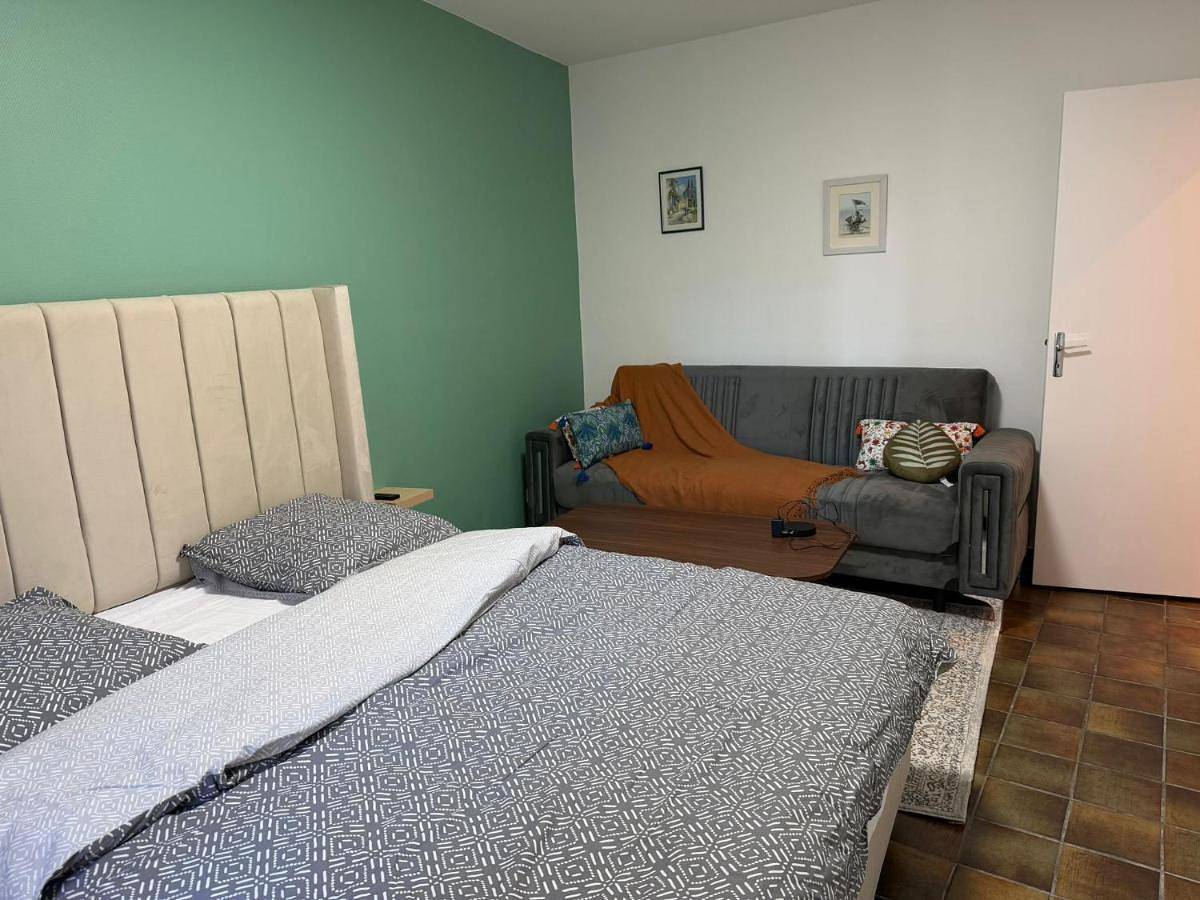 Appartement entier, Two-Bedroom Apartment in Fontenay-sous-Bois, Val-de-Marne
