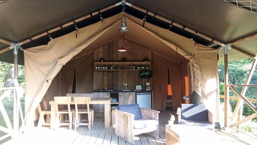 Camping para 6 personas, con piscina además de jardín y vistas en Provincia de Lleida