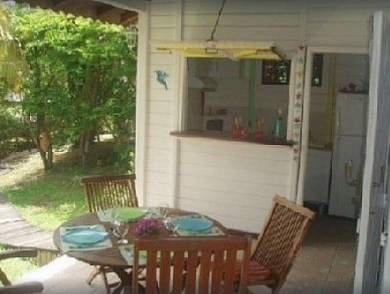 Casa encantadora en Saint-Anne con terraza y jardín cerrado in Martinica