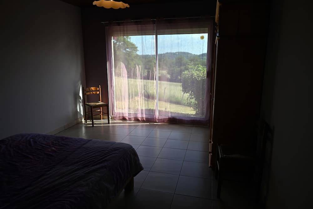 Cottage in the countryside with private pool, covered summer kitchen at thégra in Thégra, Massif Central