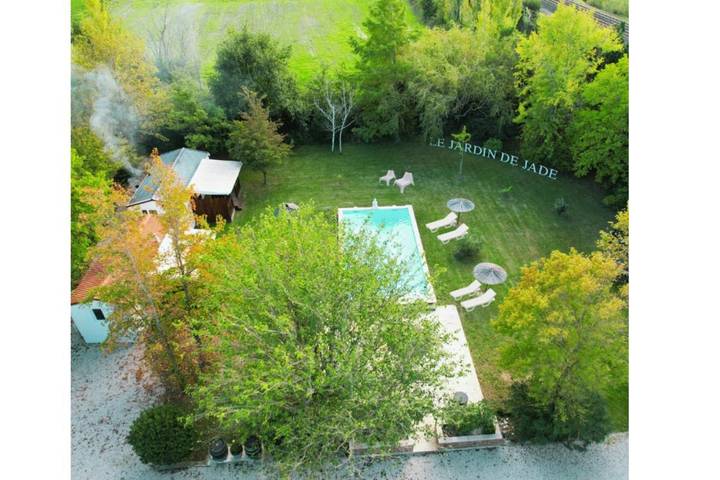 Chalet pour 4 personnes, avec Terrasse et Jardin ainsi que Piscine et Vue