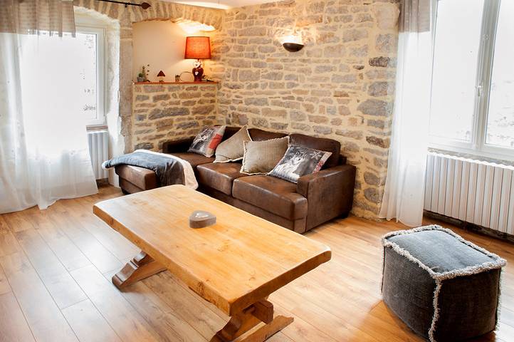 Gîte pour 4 personnes, avec balcon et jardin à Voiteur