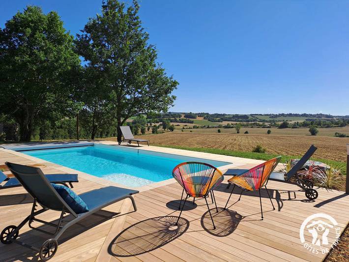 Gîte pour 7 personnes, avec jardin et piscine