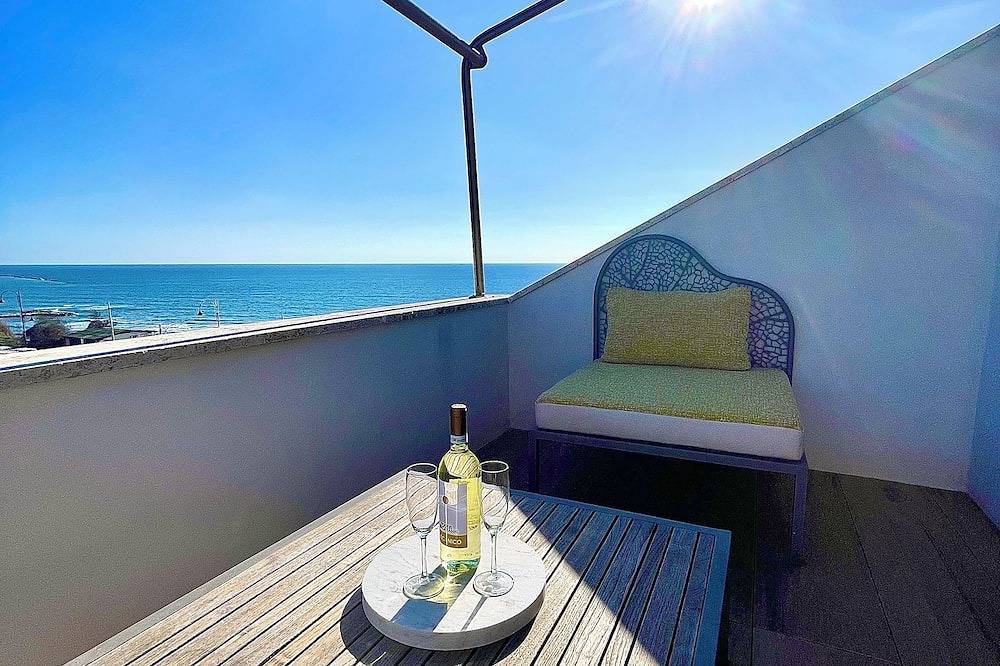 Appartamento intero, La Casa da'Mare, un attico di charme vista mare in Anzio, Provincia di Roma