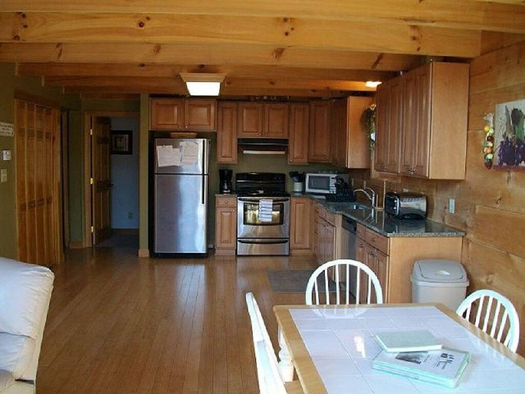 Log Cabin for 8 Guests in Massanutten, Shenandoah Valley