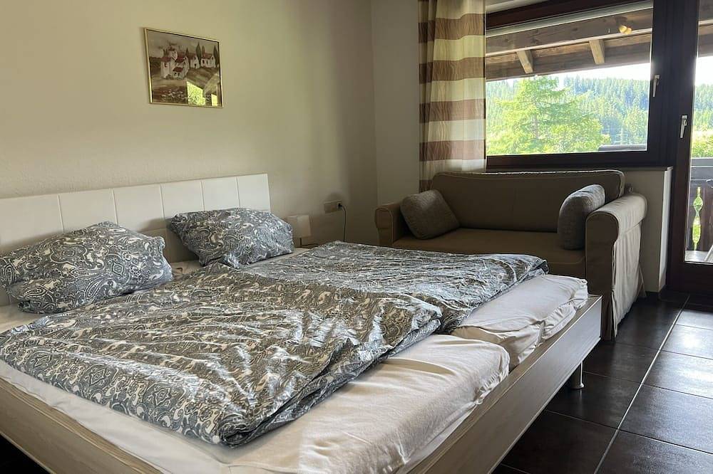 Ganze Wohnung, Ferienwohnung 1 im Ferienhaus Samy in Suedlicher Schwarzwald, Feldberg