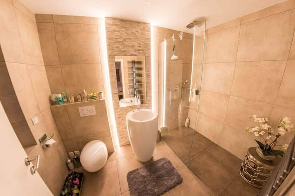 Ganze Wohnung, Kim's Residenz Ferienappartement Dtv 5 Sterne  Mountainbikestrecke in St. Ingbert, Saarpfalz-Kreis