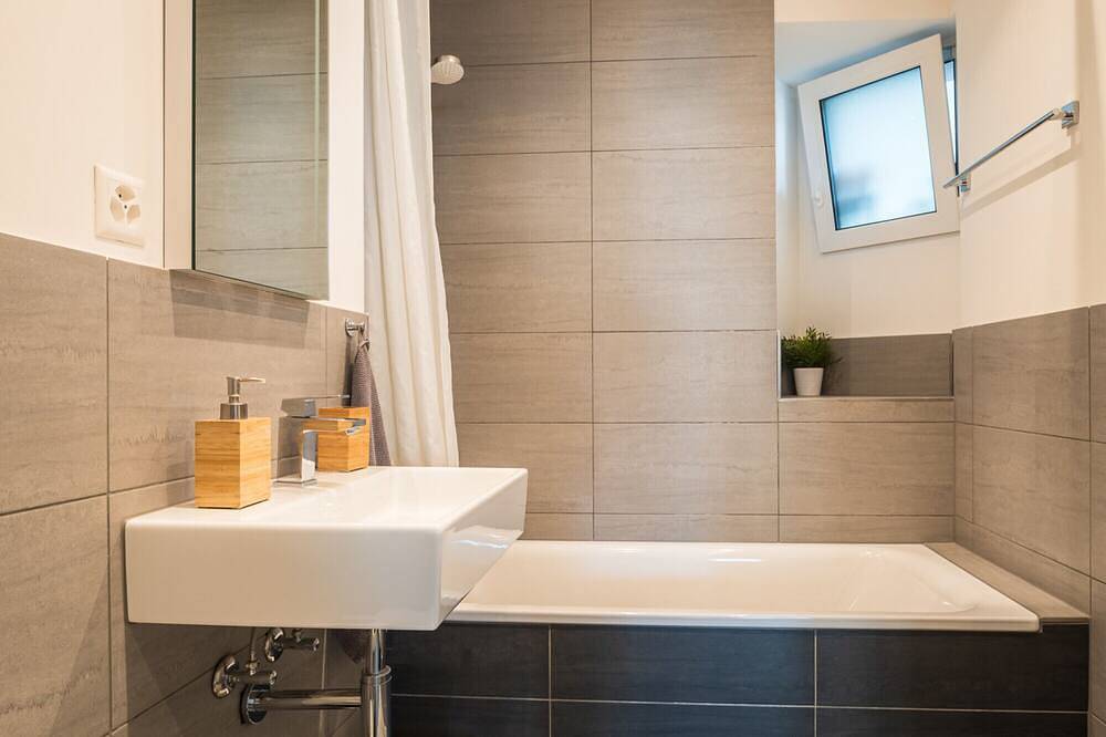 Appartamento intero, Baseliving 3,5 Room Suite - Near Esc - Bahnhof Sbb in Basilea, Aargau-Basel