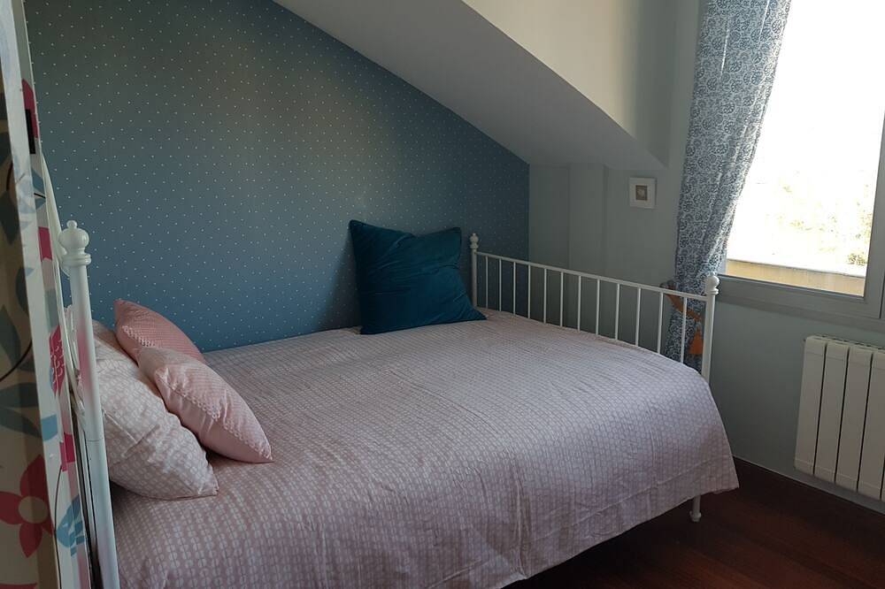Entire apartment, Penthouse Penthouse Sea View Santander Cabarceno in El Astillero, Cantabrian Coast