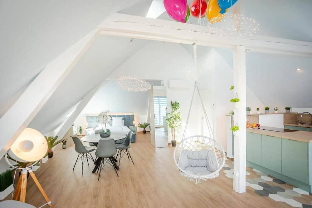 Entire apartment, Up - Proche Basel | Loft Sous Combles & Vue in Saint-Louis, Mulhouse region