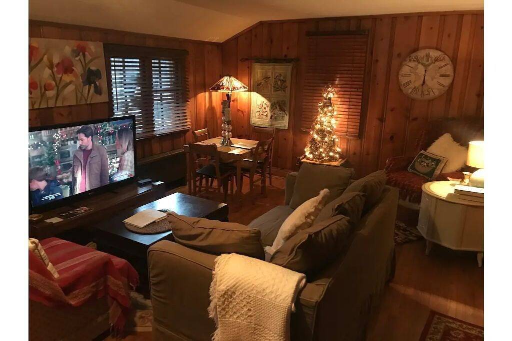 Ganze Wohnung, Woodland Oasis Cabin Apartment in Youngstown, Mahoning County