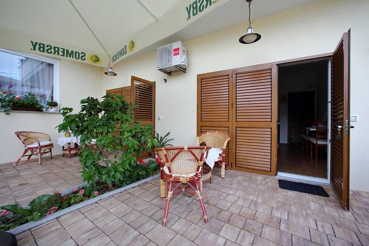 Ferienwohnung für 2 Personen, mit Balkon/Terrasse in Sukosan